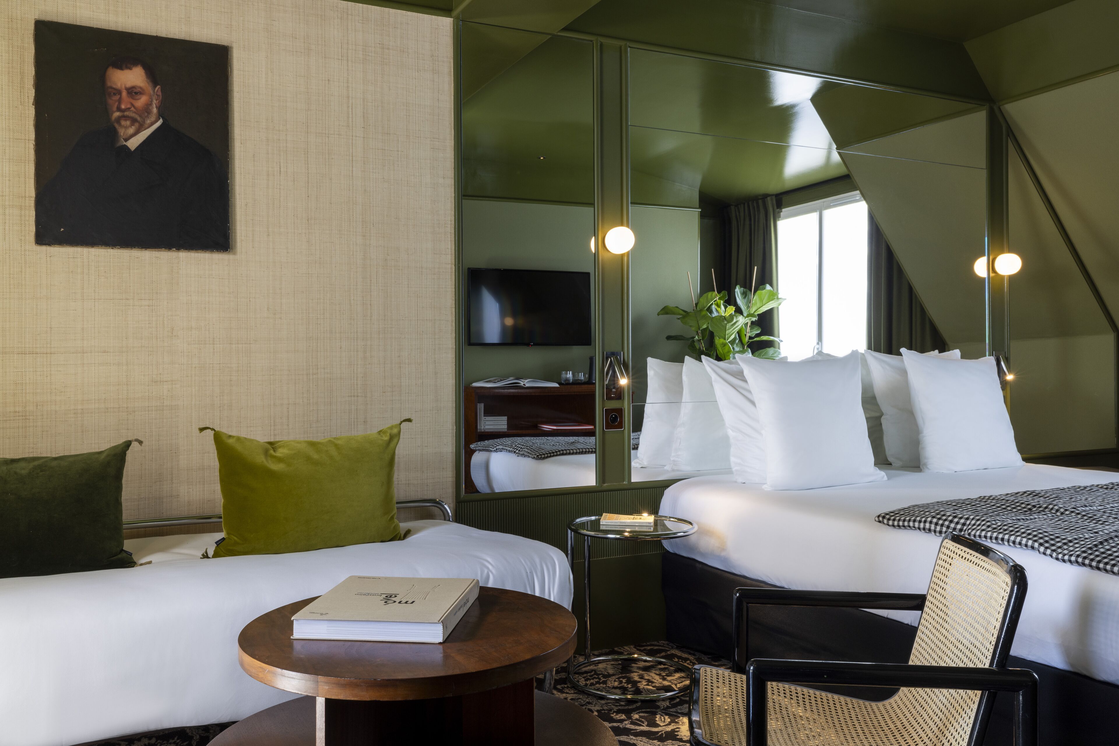 deluxe room | 1 bedroom, premium bedding, in-room safe, laptop workspace