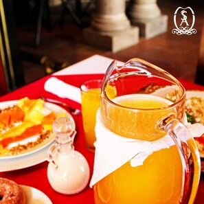 Daily cooked-to-order breakfast for a fee