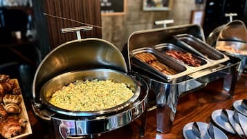 Päivittäinen buffetaamiainen maksusta