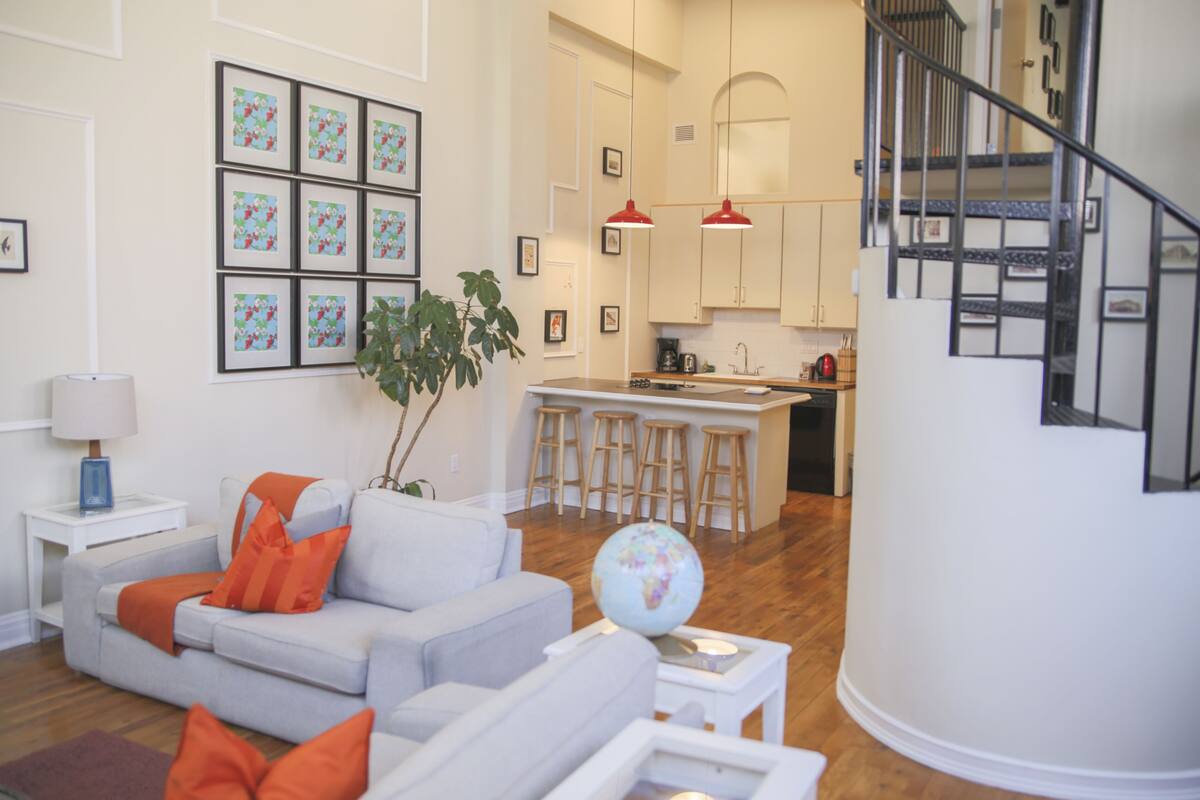 premium duplex, 2 bedrooms | living area | 42-inch lcd tv with cable channels, tv