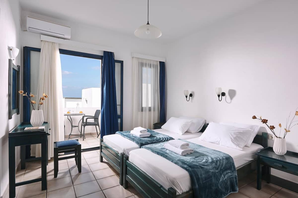 Premium bedding, blackout drapes, soundproofing
