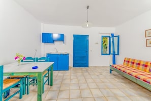 Studio | Private kitchenette | Fridge, coffee/tea maker, cookware/dishes/utensils - Eva Suites Hotel (Chania)