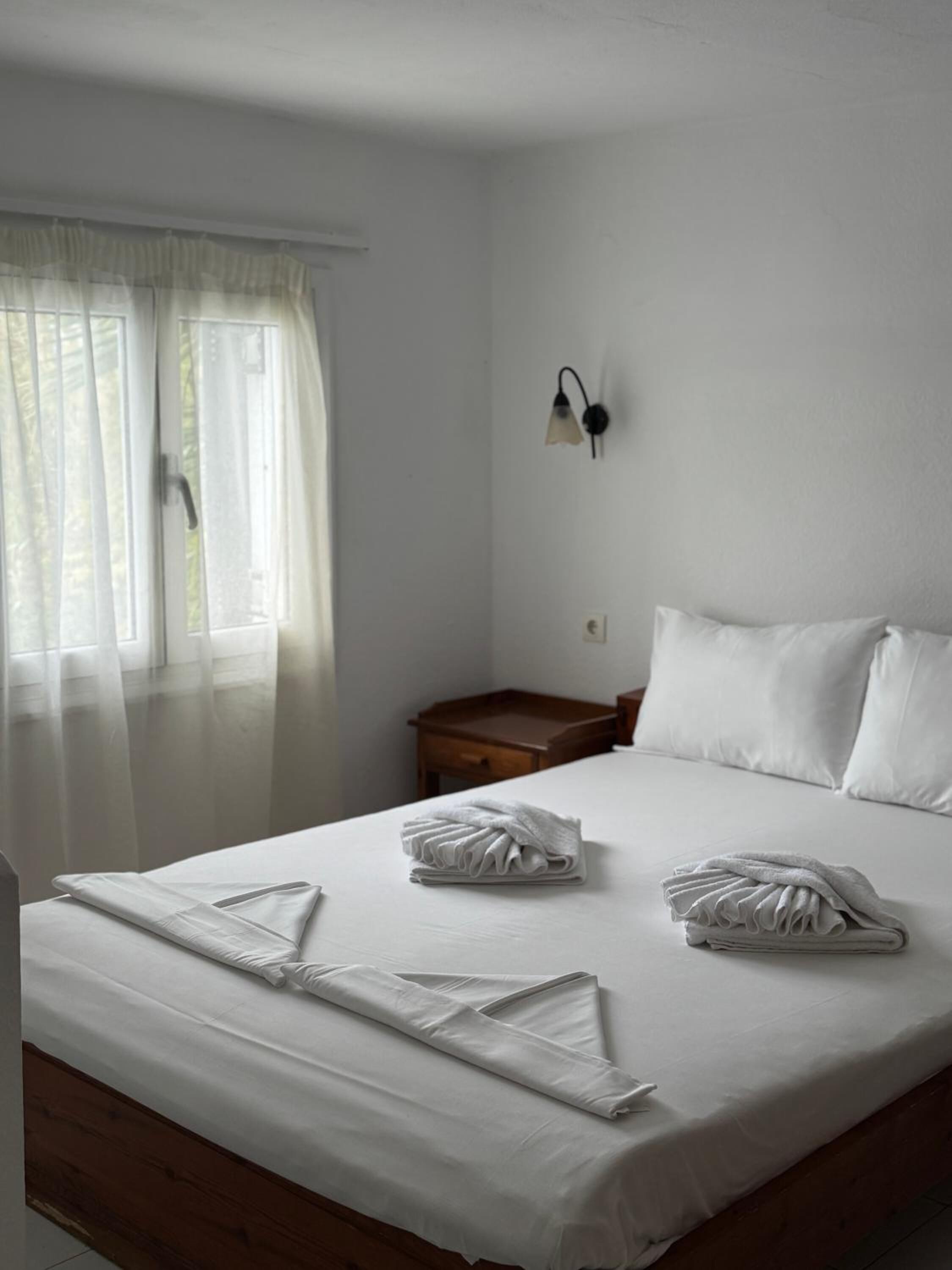 Premium bedding, blackout drapes, soundproofing