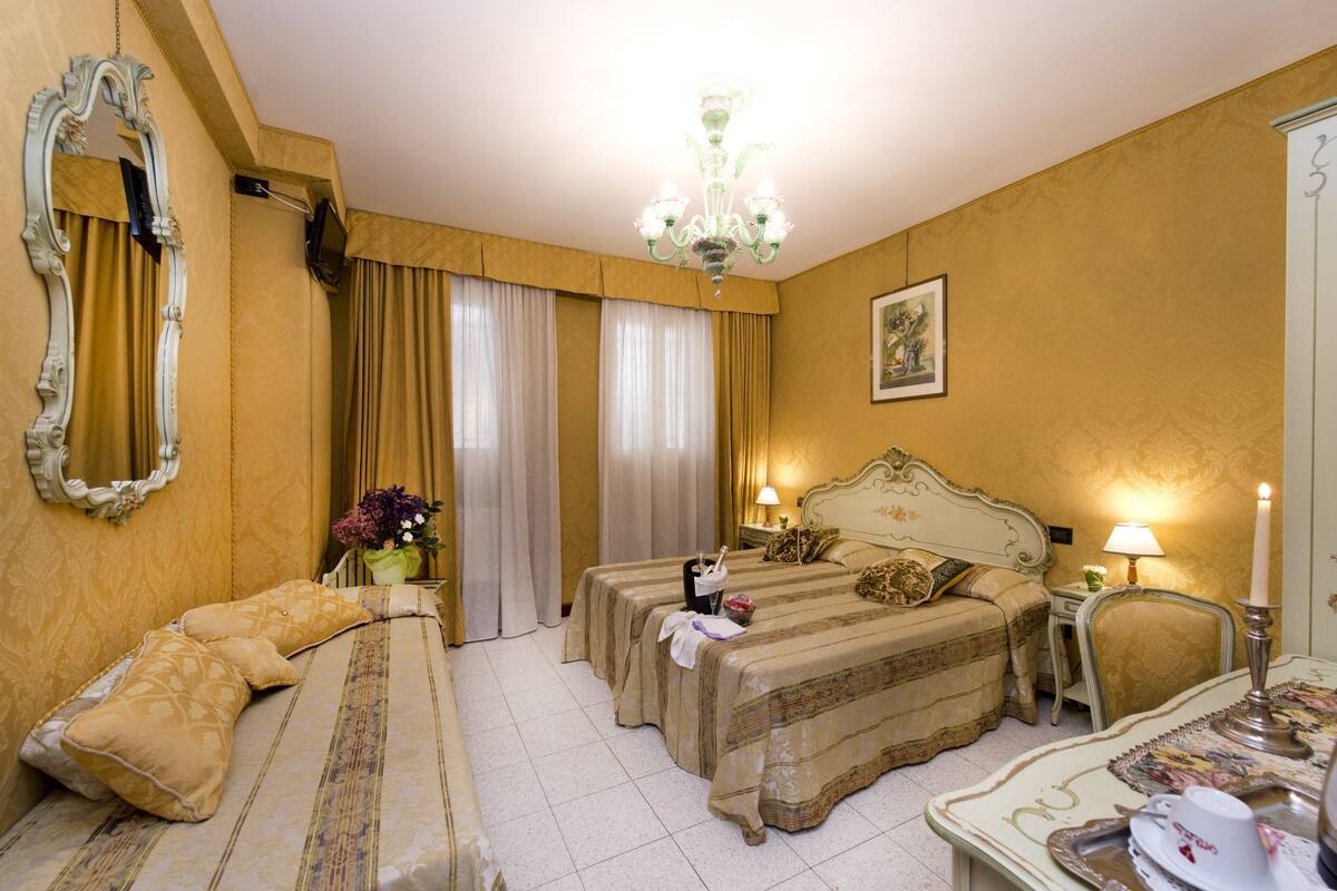 Classic Triple Room | In-room safe, free WiFi