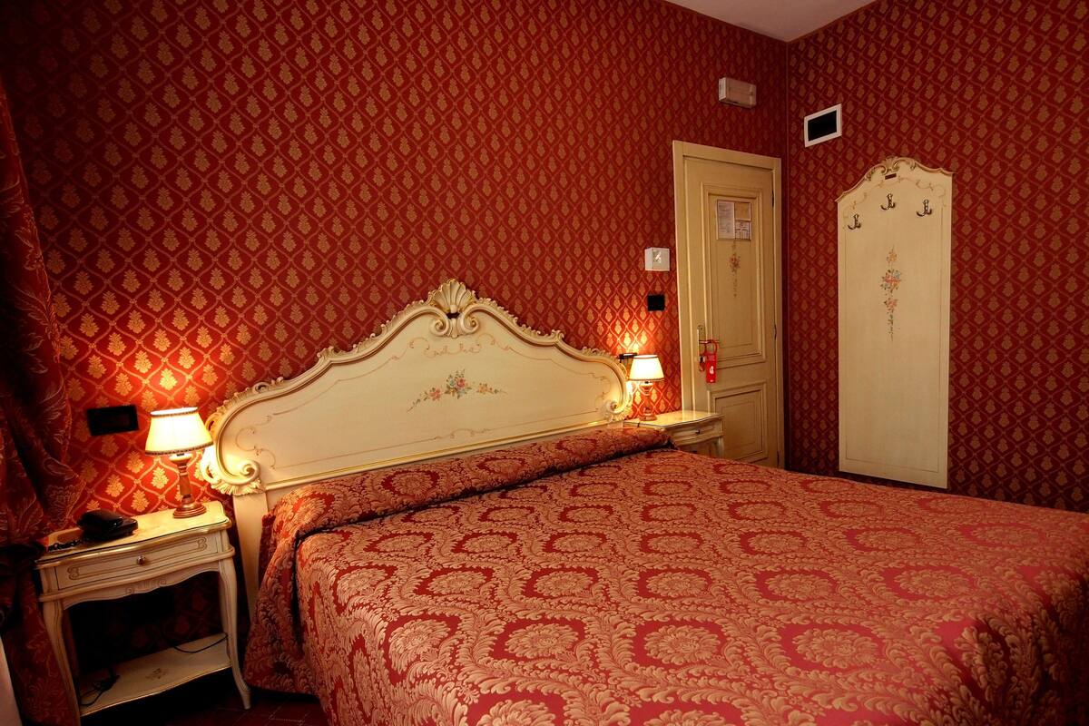 Deluxe Double or Twin Room | In-room safe, free WiFi