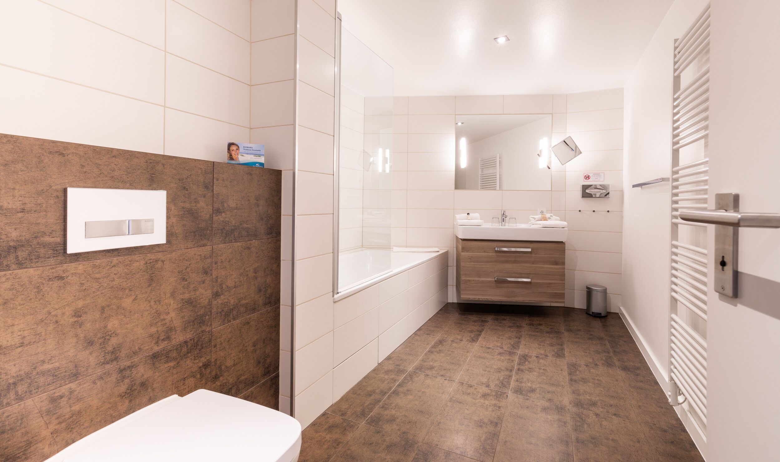 comfort double room, partial sea view | bathroom | free toiletries, hair dryer, towels, soap