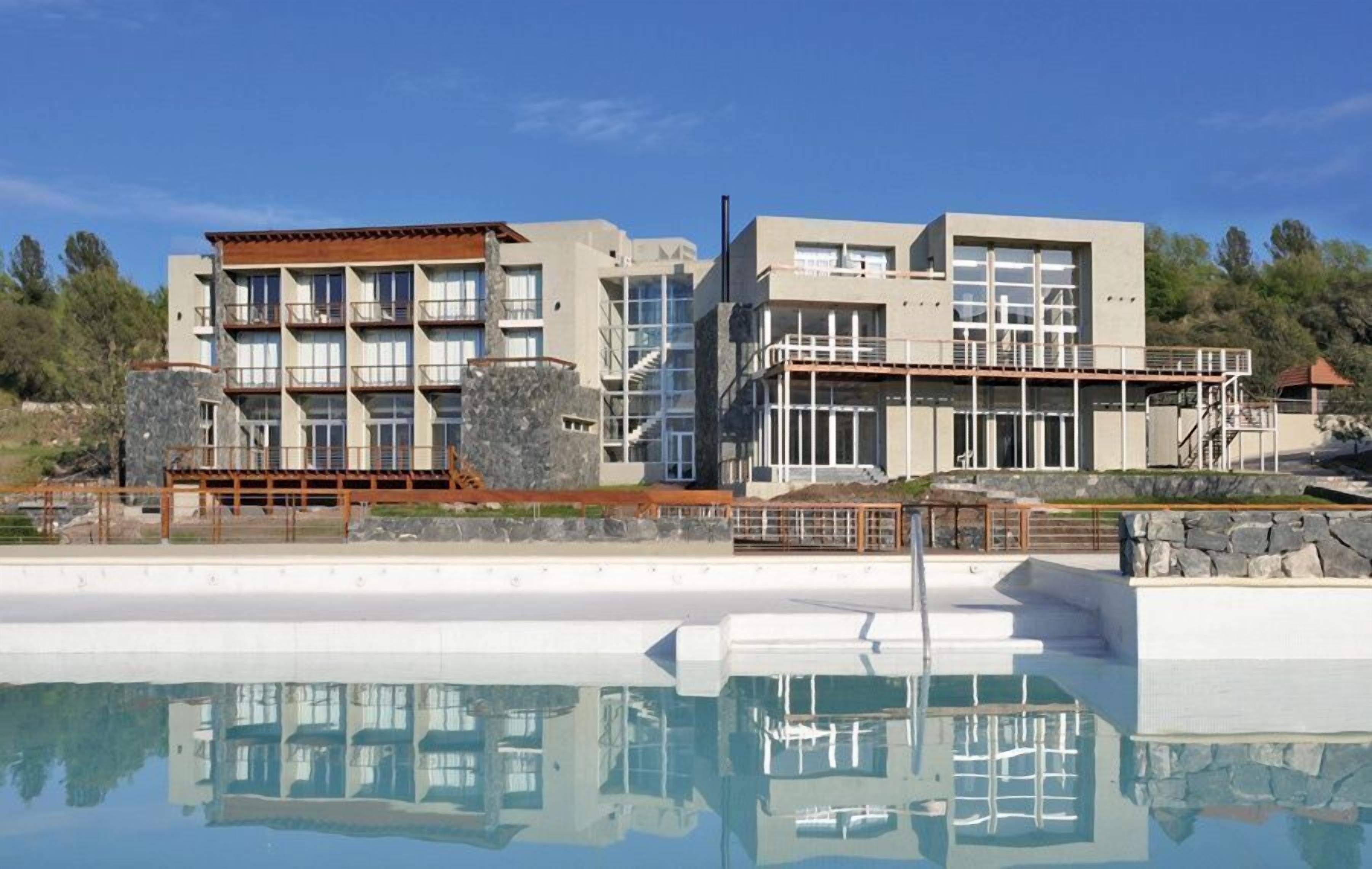 Inomhuspool och utomhuspool