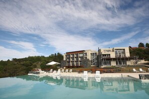 Indoor pool, outdoor pool - Tres Pircas Hotel & Spa (HUERTA GRANDE)