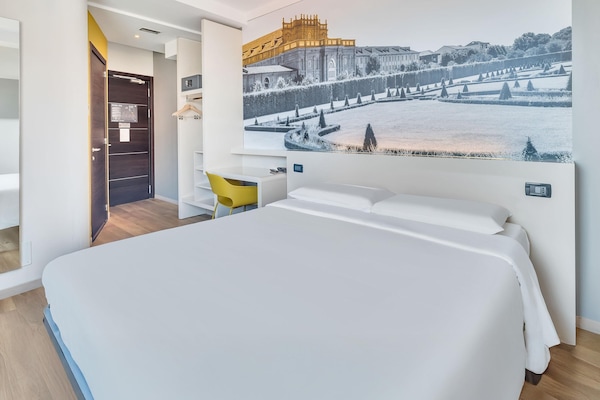 Habitación doble, no fumadores | Caja fuerte, escritorio, espacio para trabajar con un portátil