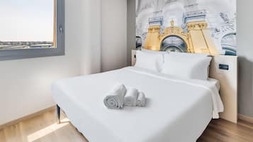 Superior Double Room, Non Smoking | In-room safe, desk, laptop workspace, blackout curtains