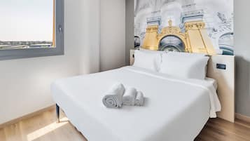 Caja de seguridad en la habitación y escritorio