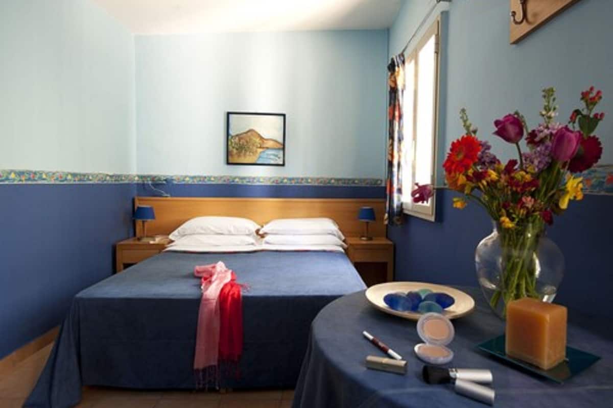 bungalow (2 adult) | 1 bedroom, desk, free wifi, bed sheets