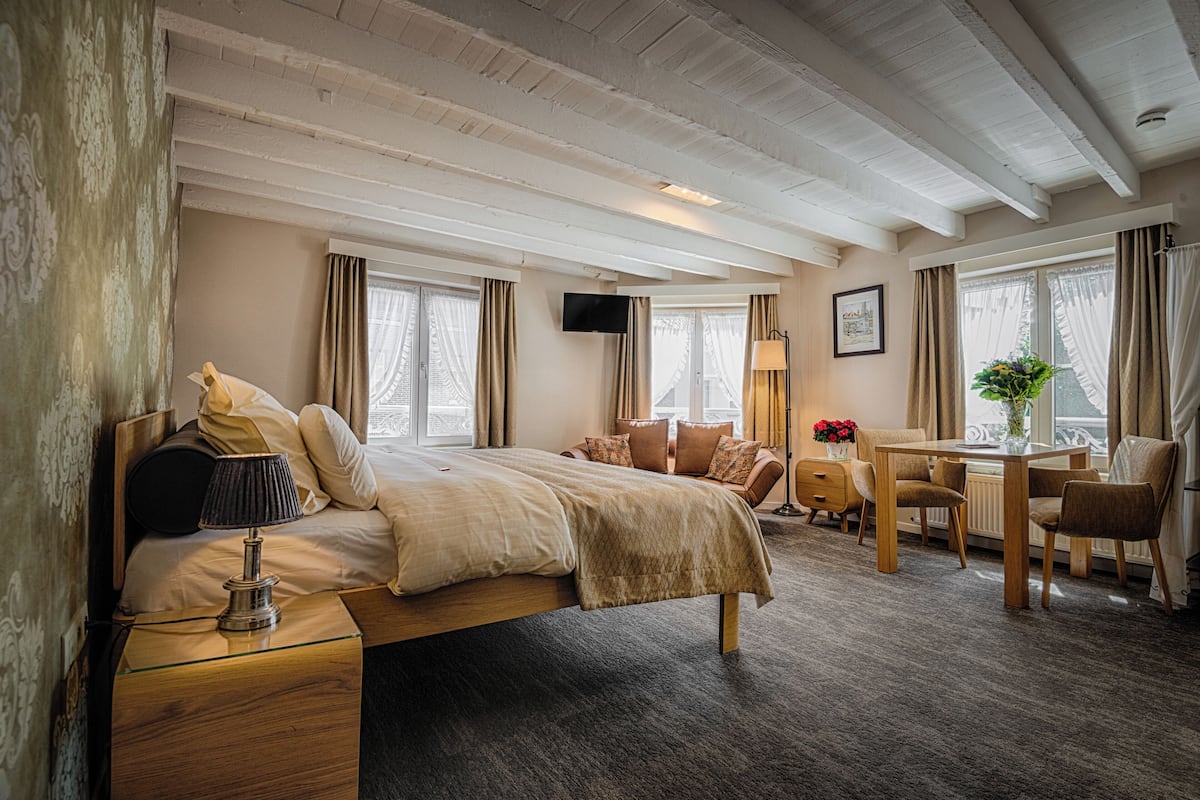 Suite romántica, 1 cama King size, vista a la ciudad | 1 habitación, sábanas de algodón egipcio y ropa de cama de alta calidad