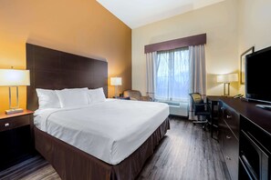 Quarto, 1 cama King | Roupas de cama premium, escrivaninha, ferros/tábuas de passar roupa