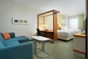 Desk, laptop workspace, soundproofing, iron/ironing board - SpringHill Suites by Marriott Scranton Montage Mountain (Moosic)