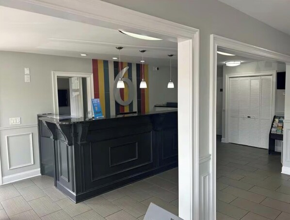 Lobby - Studio 6 Suites Chattanooga, TN - Lookout Mtn. (Chattanooga)