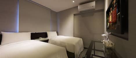 Twin Room, 2 Twin Beds | Desk, free WiFi