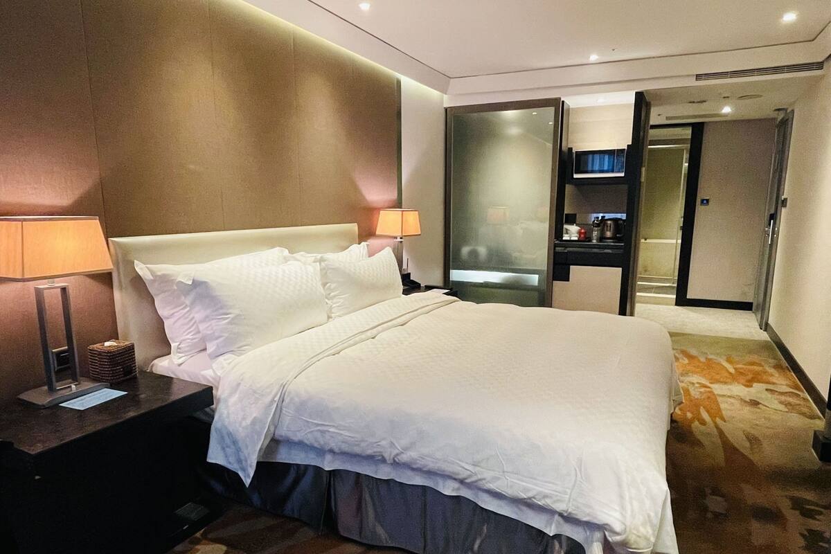 Premium bedding, pillow-top beds, in-room safe, desk