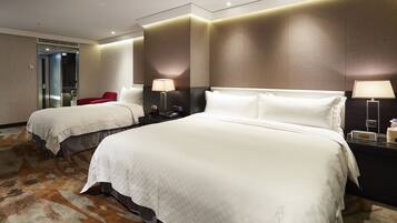 Triple Room | Premium bedding, pillowtop beds, in-room safe, desk