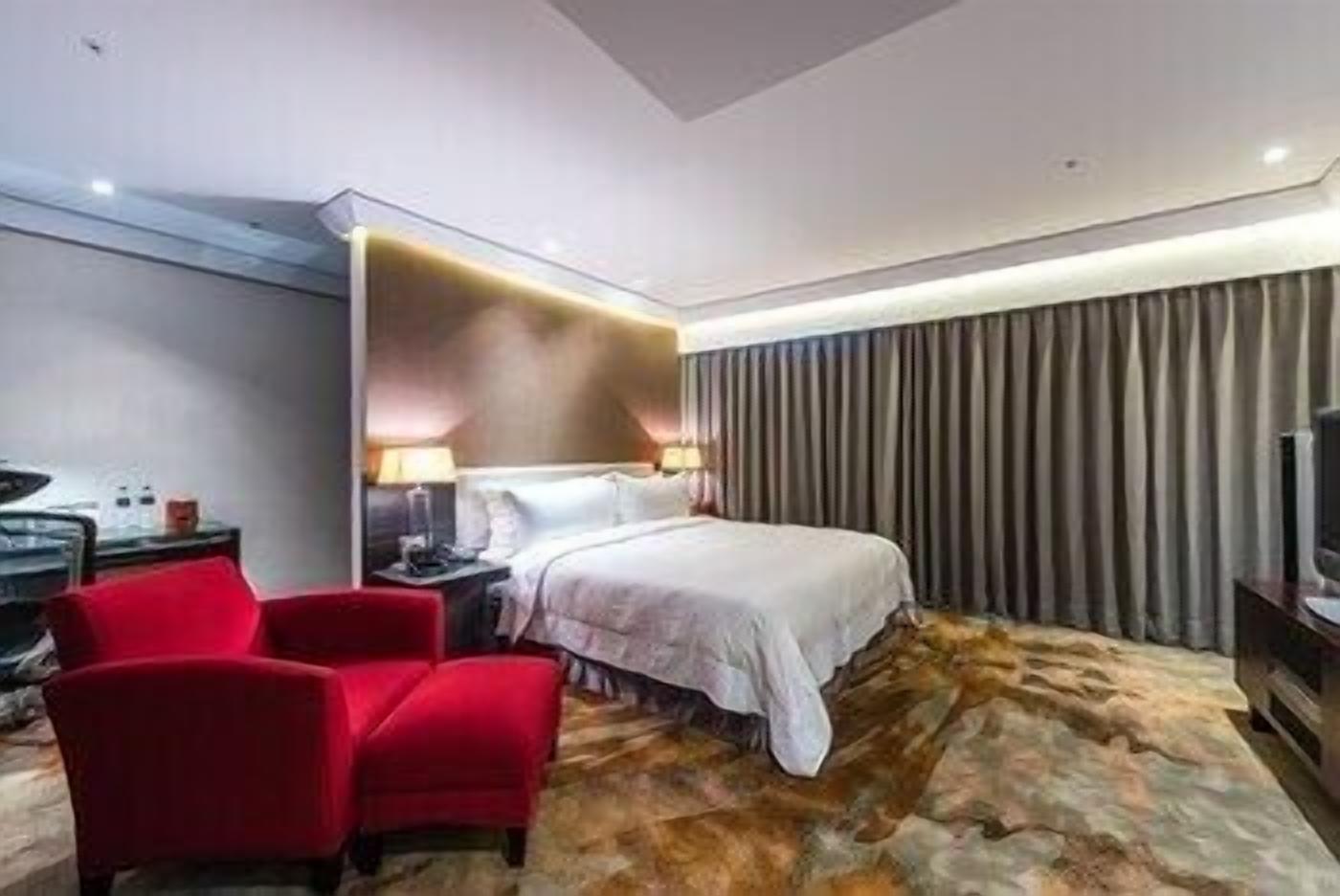 Premium bedding, pillow-top beds, in-room safe, desk