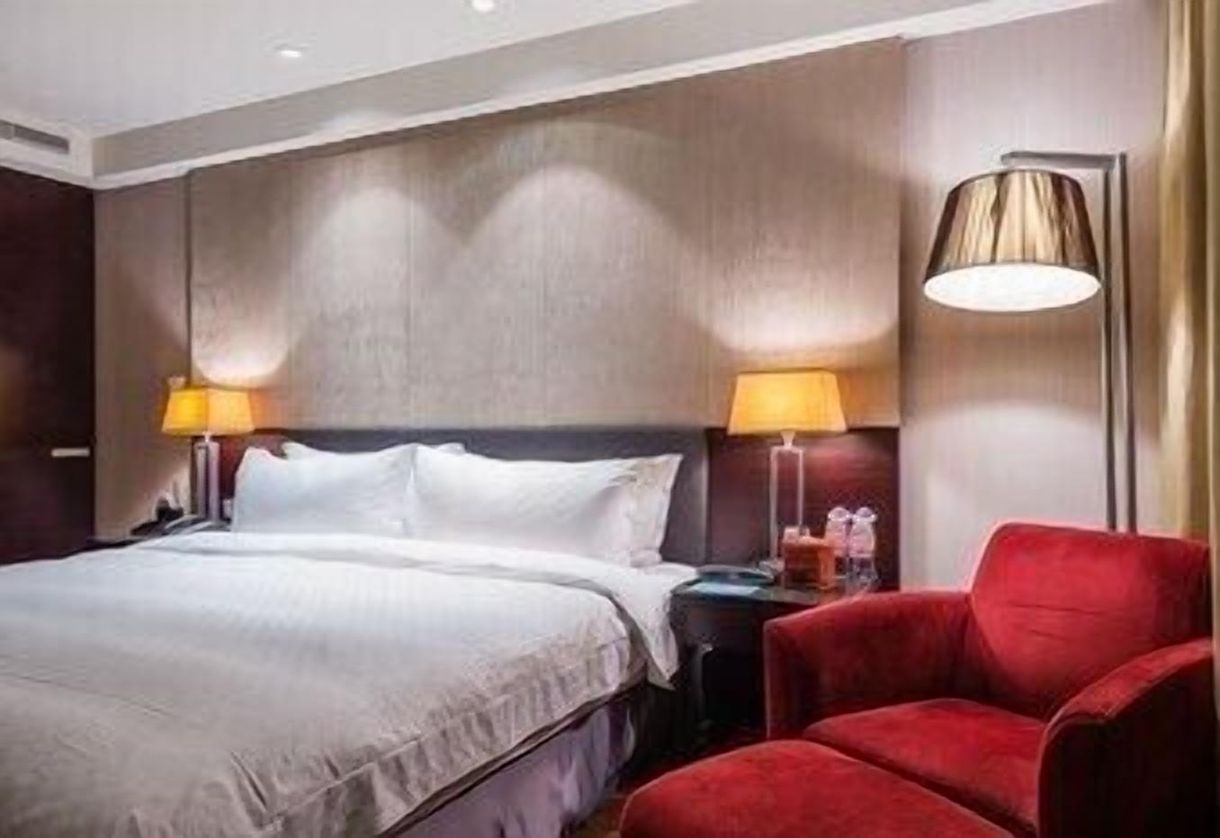 Premium bedding, pillow-top beds, in-room safe, desk