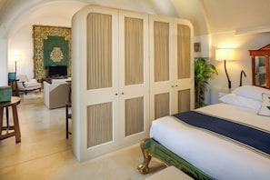 Frette Italian sheets, premium bedding, down duvets, Select Comfort beds
