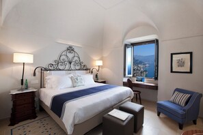 Frette Italian sheets, premium bedding, down duvets, Select Comfort beds - Monastero Santa Rosa Hotel & Spa (Conca dei Marini)