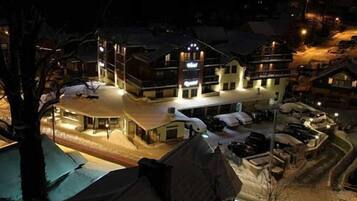 Façade de l’hébergement - soirée/nuit