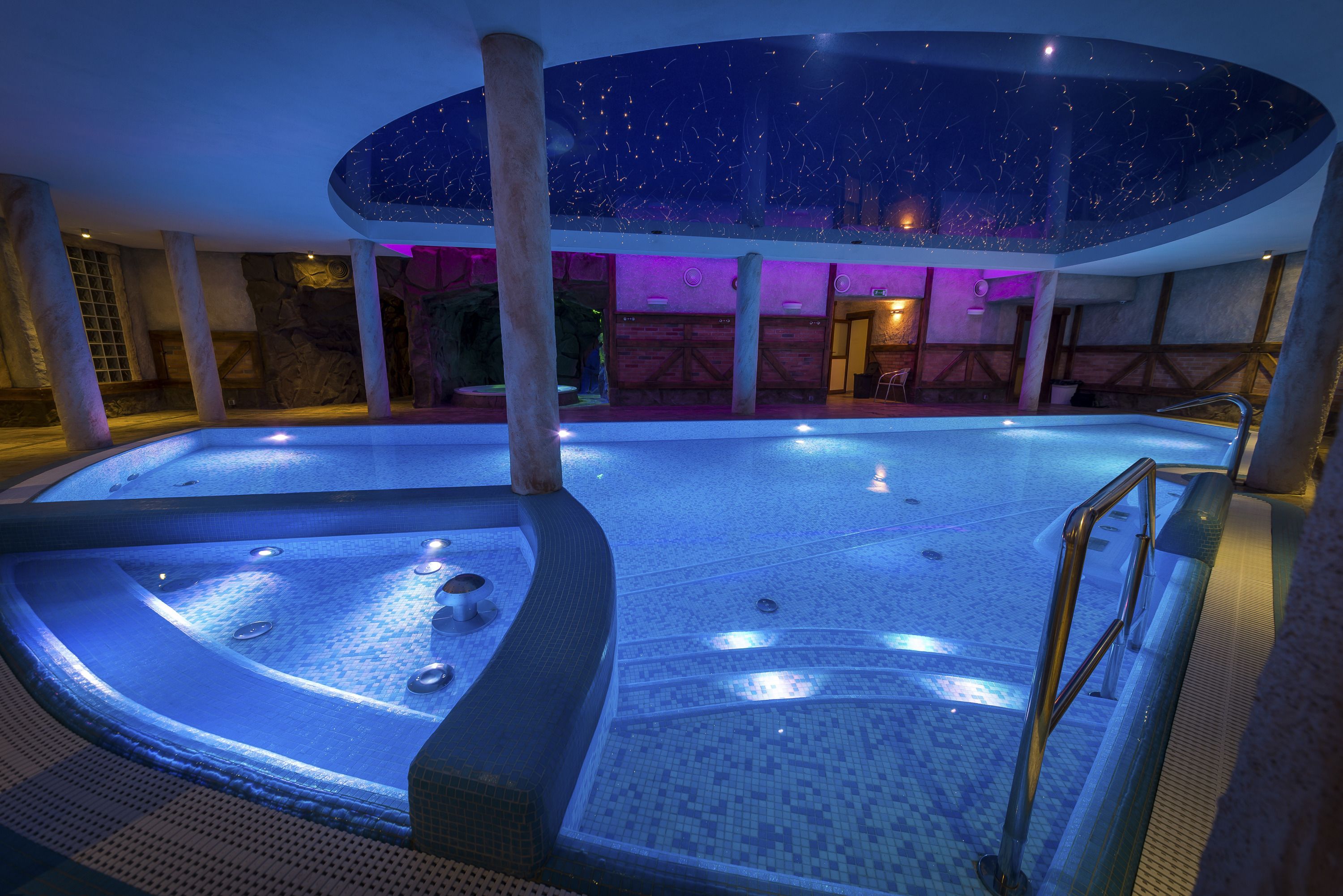 indoor pool, open 8 am to 9 pm, pool loungers