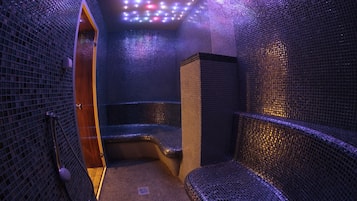 Salas de tratamiento para parejas, un sauna, baño turco/hammam