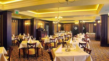 Café da manhã, almoço e jantar