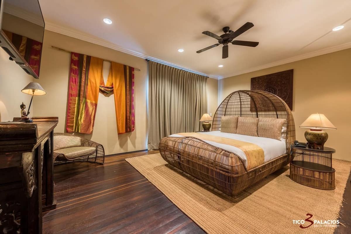 Premium Suite | 1 bedroom, minibar, in-room safe, free WiFi