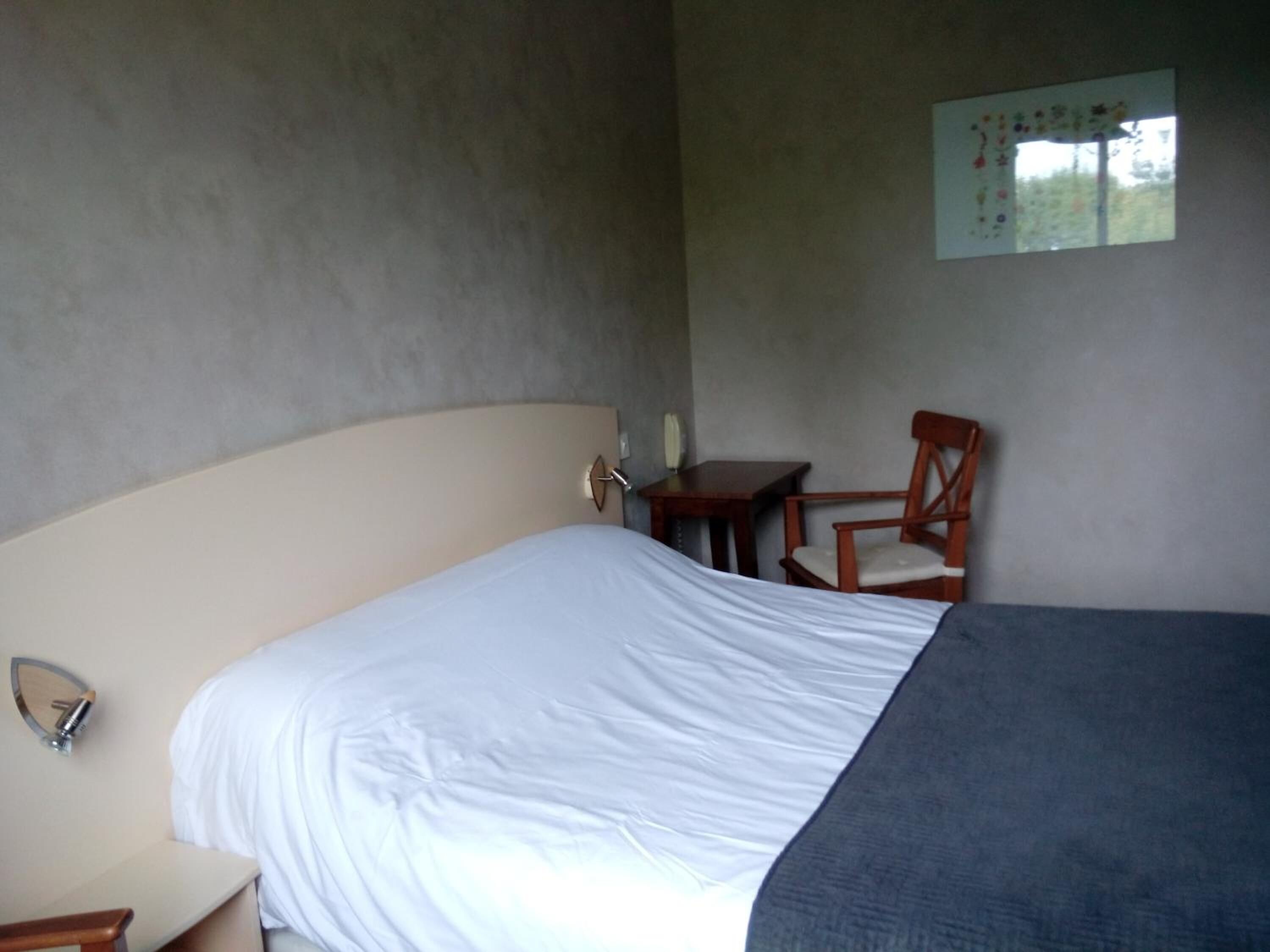 individually decorated, individually furnished, desk, soundproofing