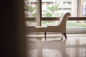 Separate tub and shower, jetted tub, eco-friendly toiletries, hair dryer - Tango Motel (Taipei)