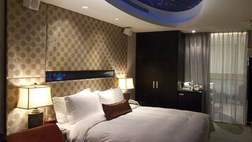 Habitación estándar (no parking) | Ropa de cama de alta calidad y artículos del minibar gratis