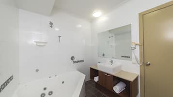 Spa Room | Bathroom