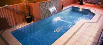 ร๊อคกี้รีสอร์ทมอเตอร์อินน์