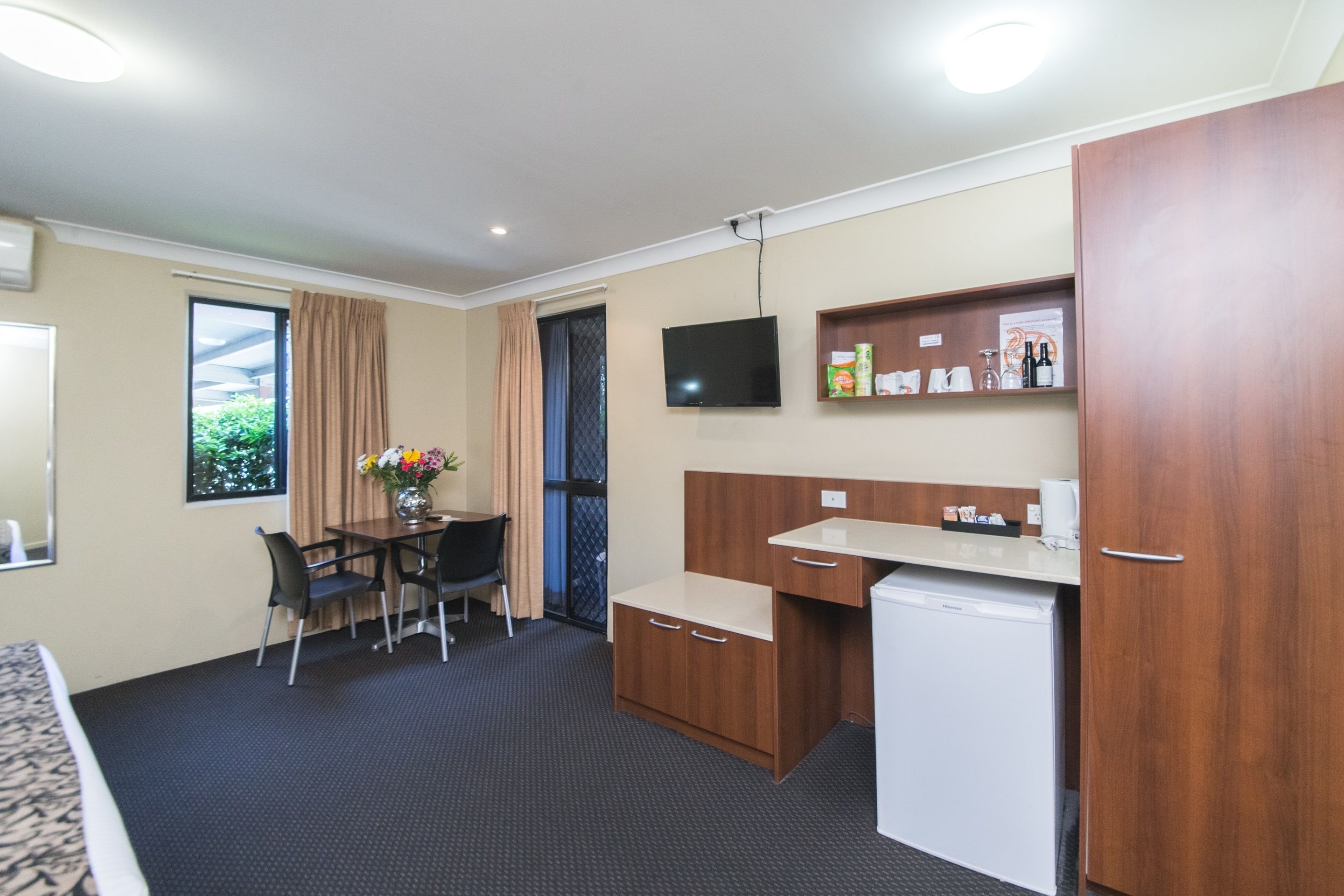 Premium bedding, soundproofing, iron/ironing board, free WiFi