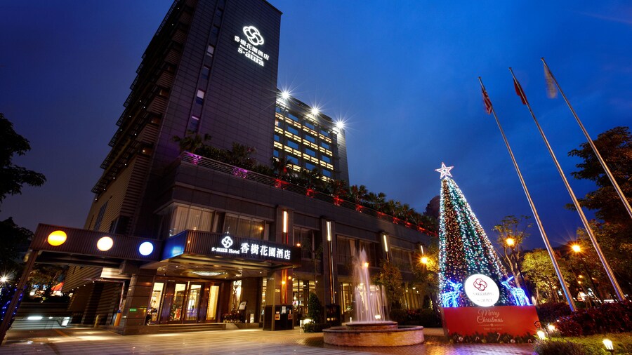 S Aura Hotel