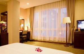 Minibar, in-room safe, desk, free cots/infant beds - Moon Light (HO CHI MINH CITY)