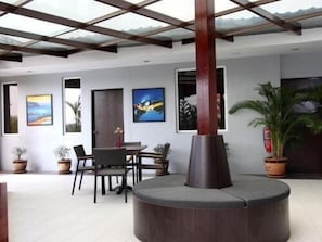 LCD TV - Country Hotel (Klang)