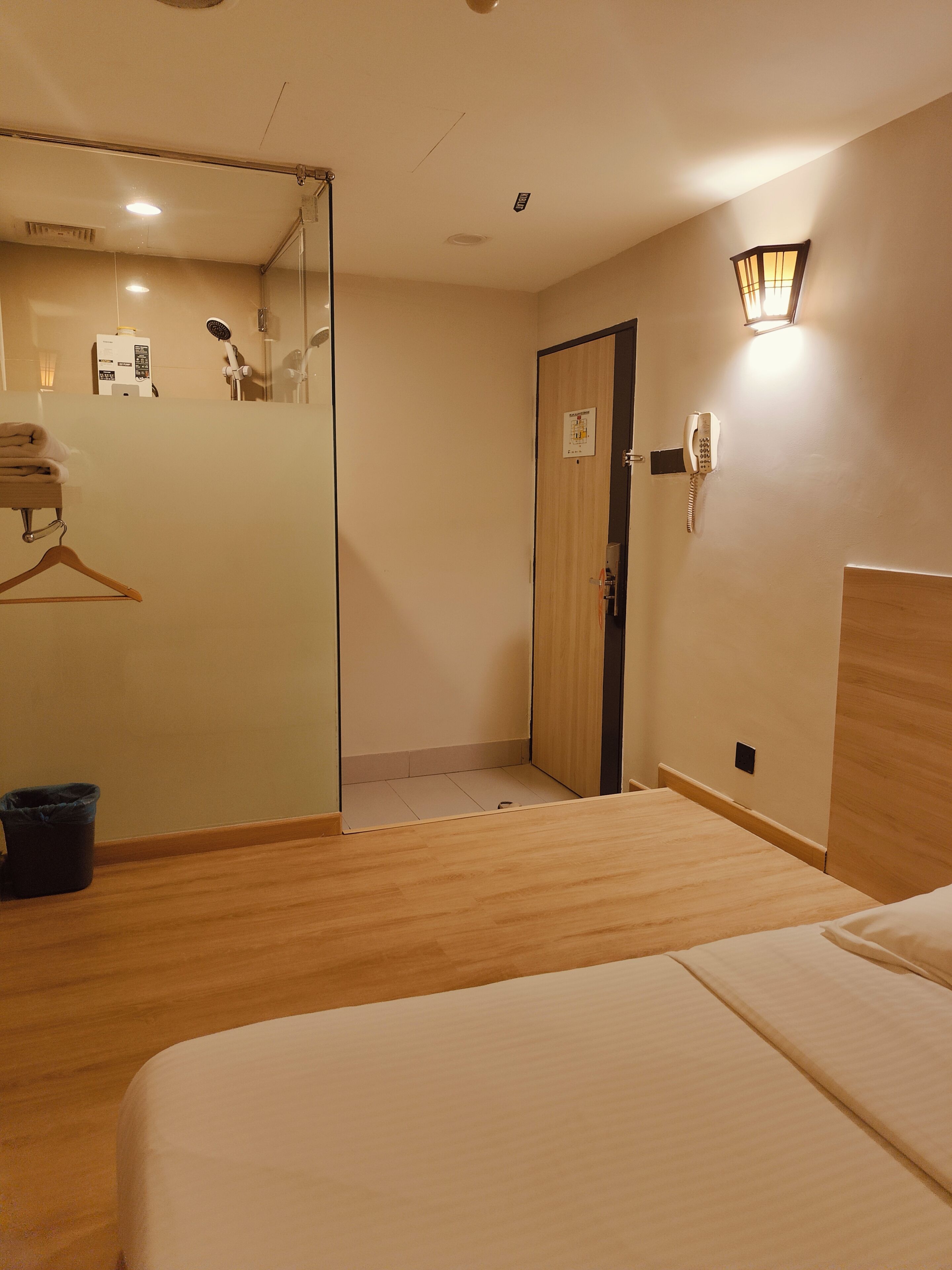 Individually furnished, iron/ironing board, rollaway beds, free WiFi