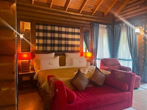 Minibar, caja de seguridad en la habitación y cortinas blackout