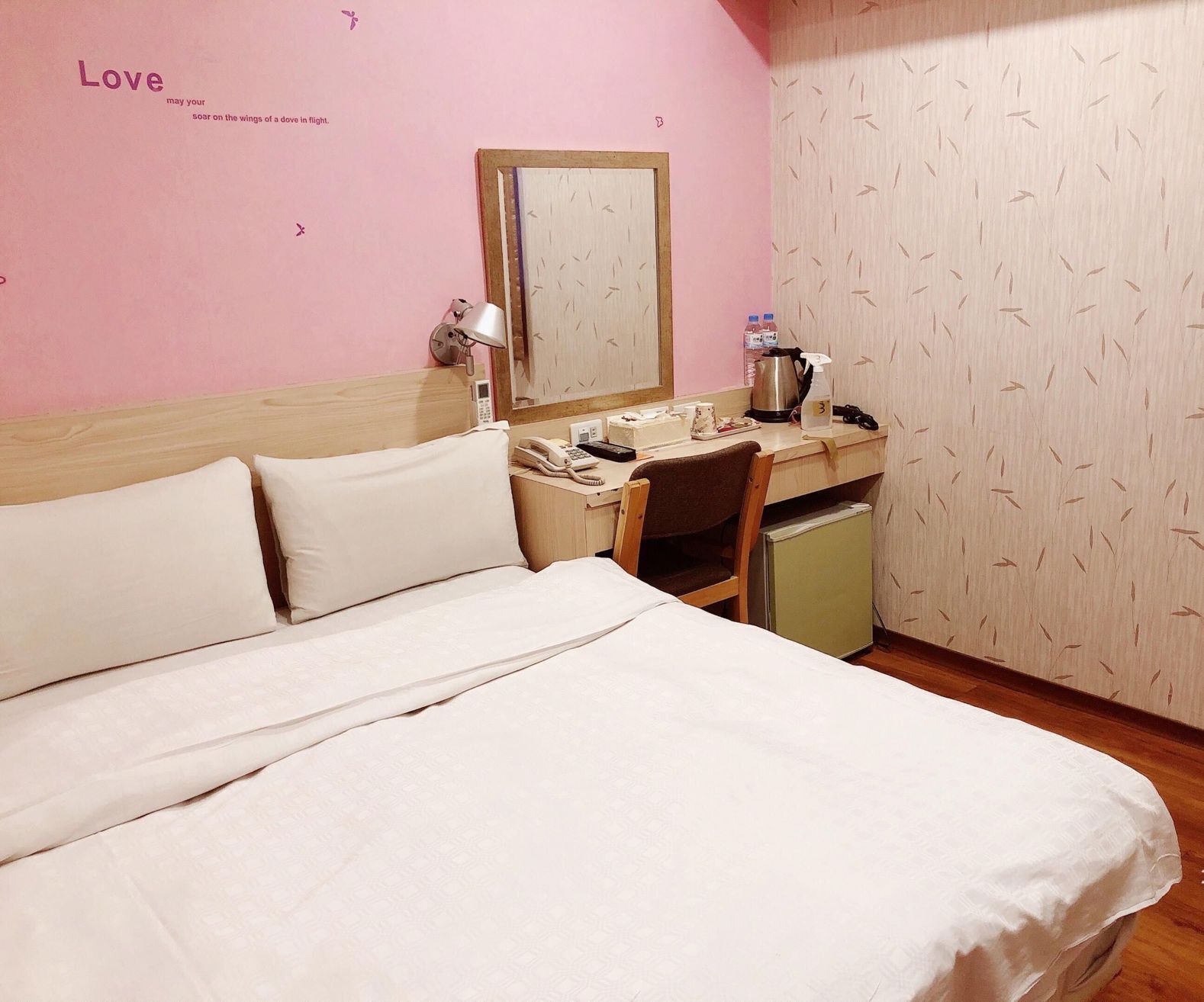 Wi-Fi gratuit, draps fournis