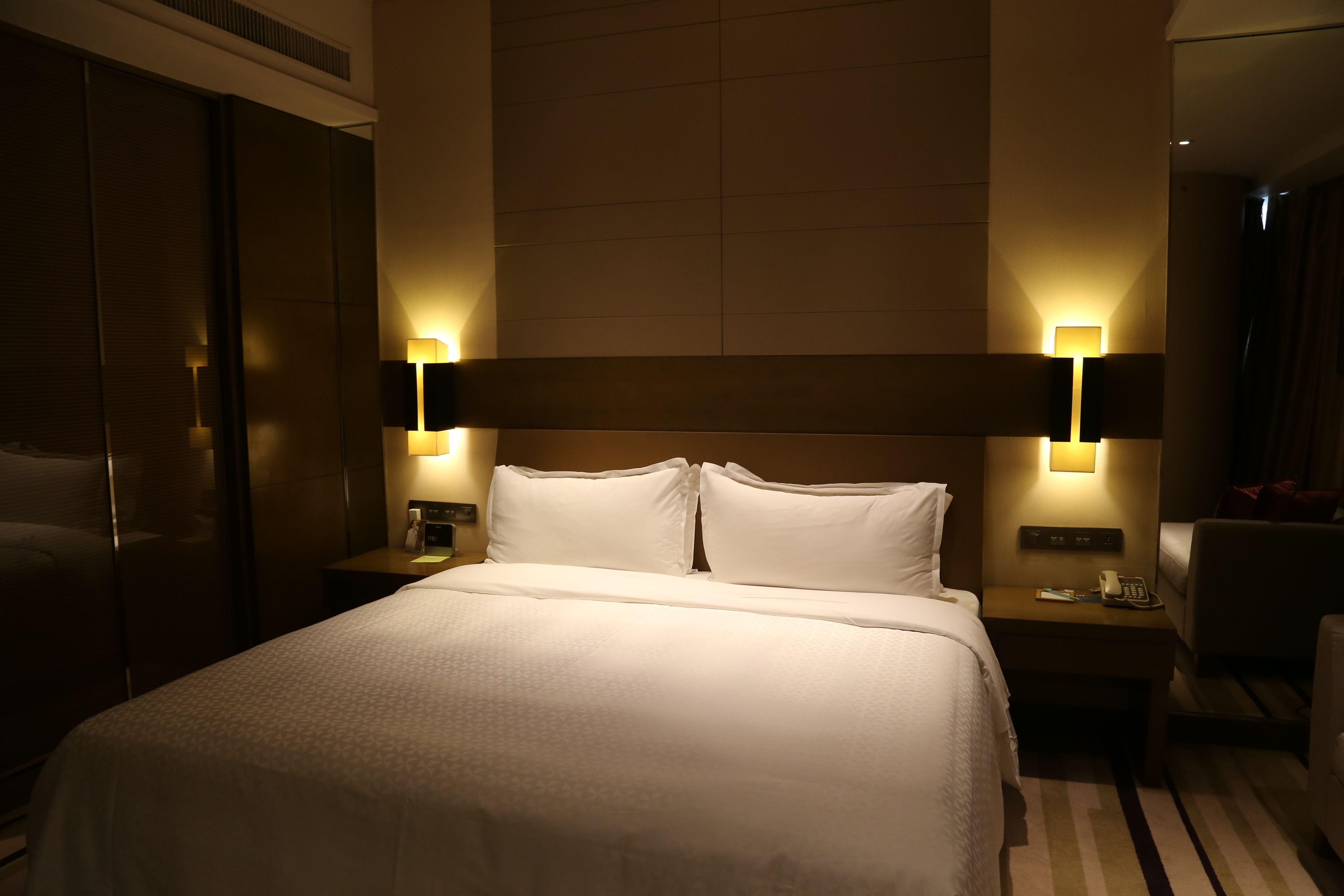 hypo-allergenic bedding, minibar, in-room safe, desk