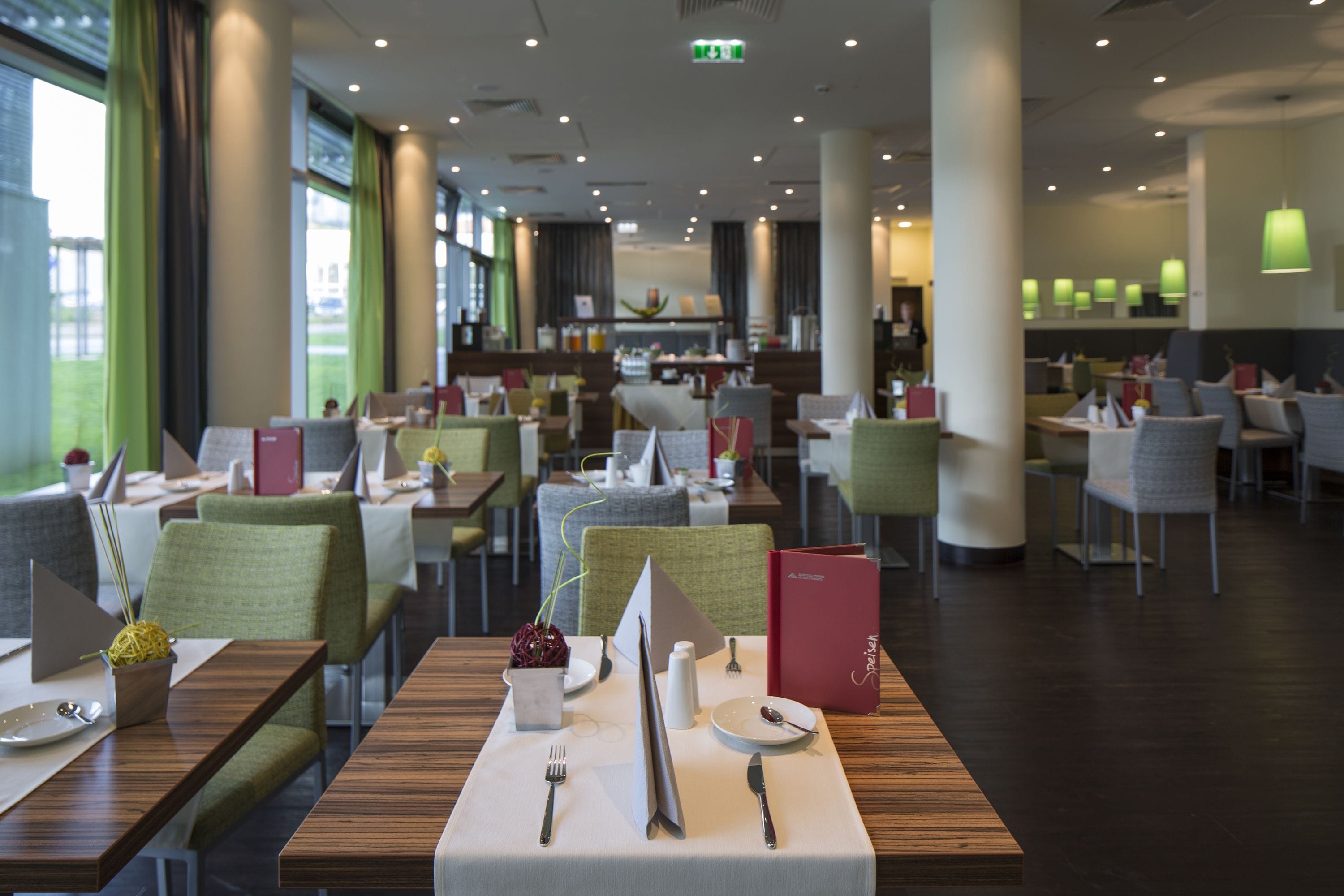 Tägliches Frühstücksbuffet (20 EUR pro Person)