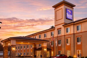 Front of property - Sleep Inn & Suites Marion - Military Institute (Marion)