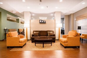 Lobby sitting area - Sleep Inn & Suites Marion - Military Institute (Marion)