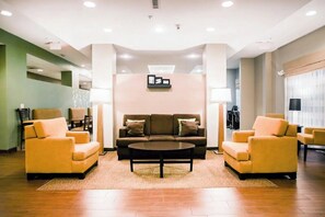 Lobby sitting area - Sleep Inn & Suites Marion - Military Institute (Marion)