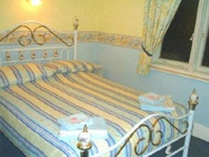 Phòng đôi, có phòng tắm riêng